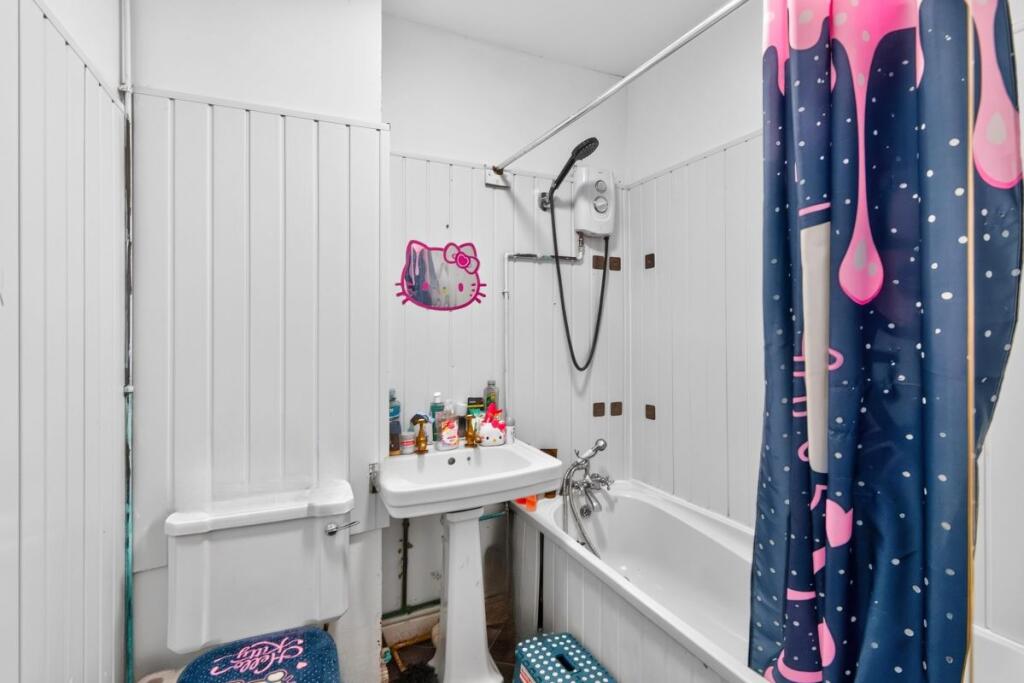 Apartment in Stoke-on-Trent - More
