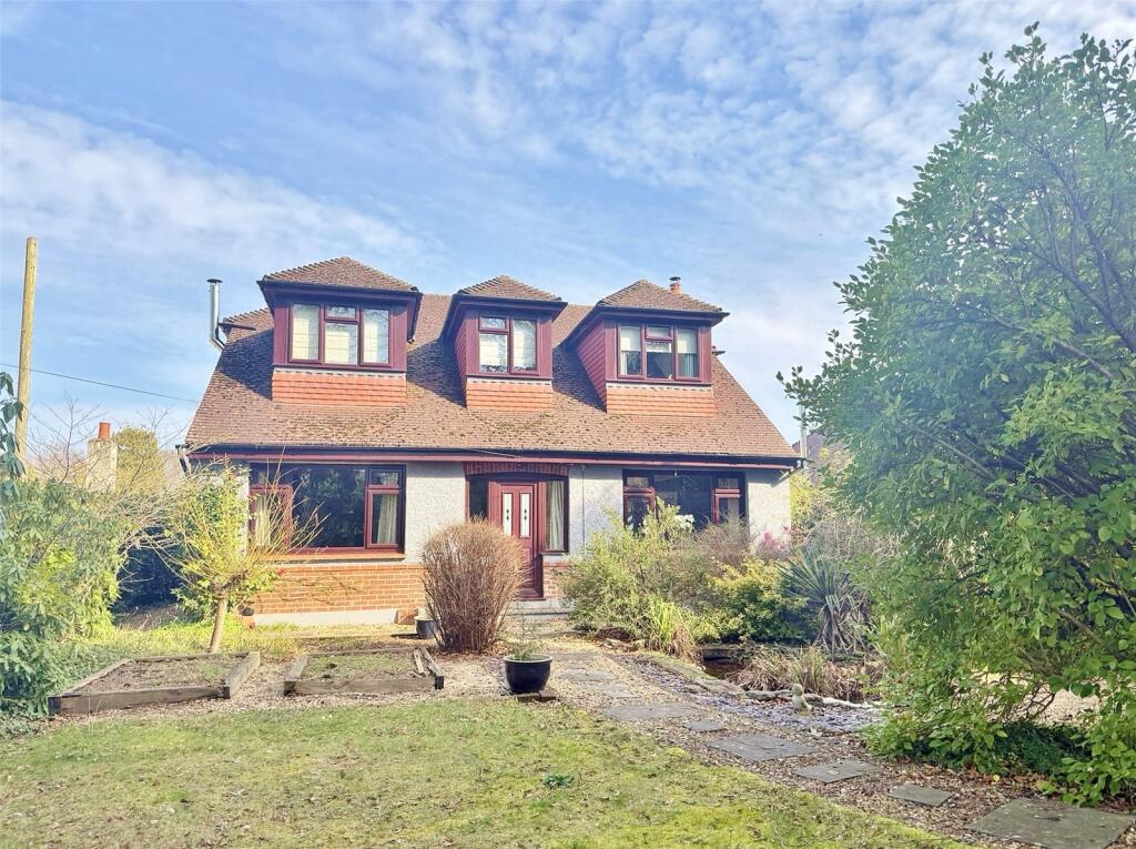 4-bed detached on Manor Road, Verwood, Dorset, BH31, £750,000