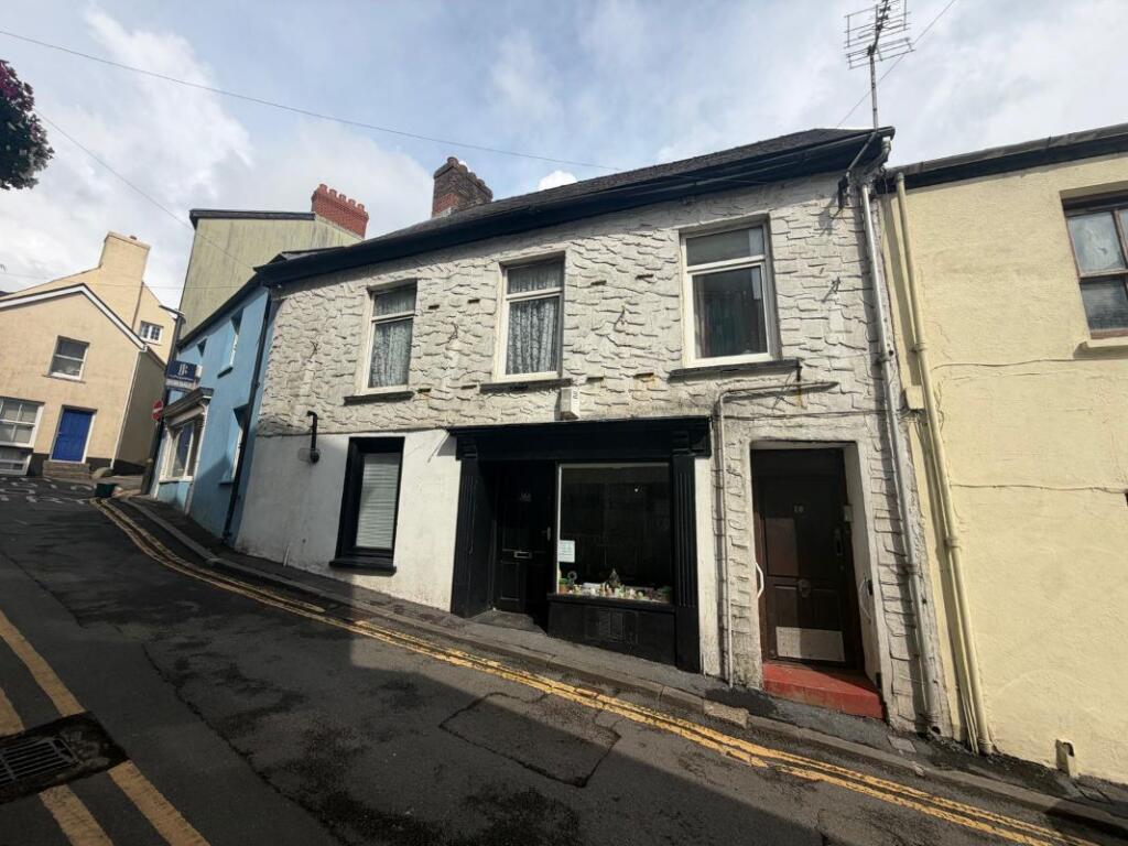 Apartment in Carmarthen, Johnstown - View 2