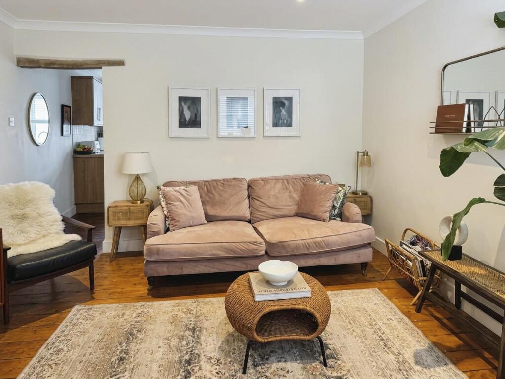 House in Guildford - View 2