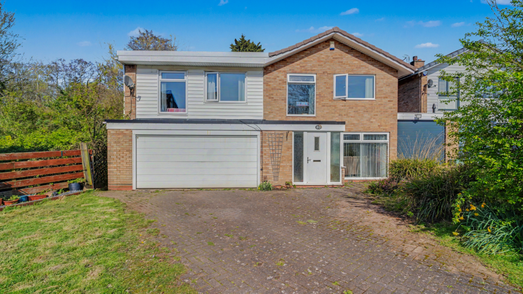 Main image of property: Banbrook Close, Solihull, B92 9NE