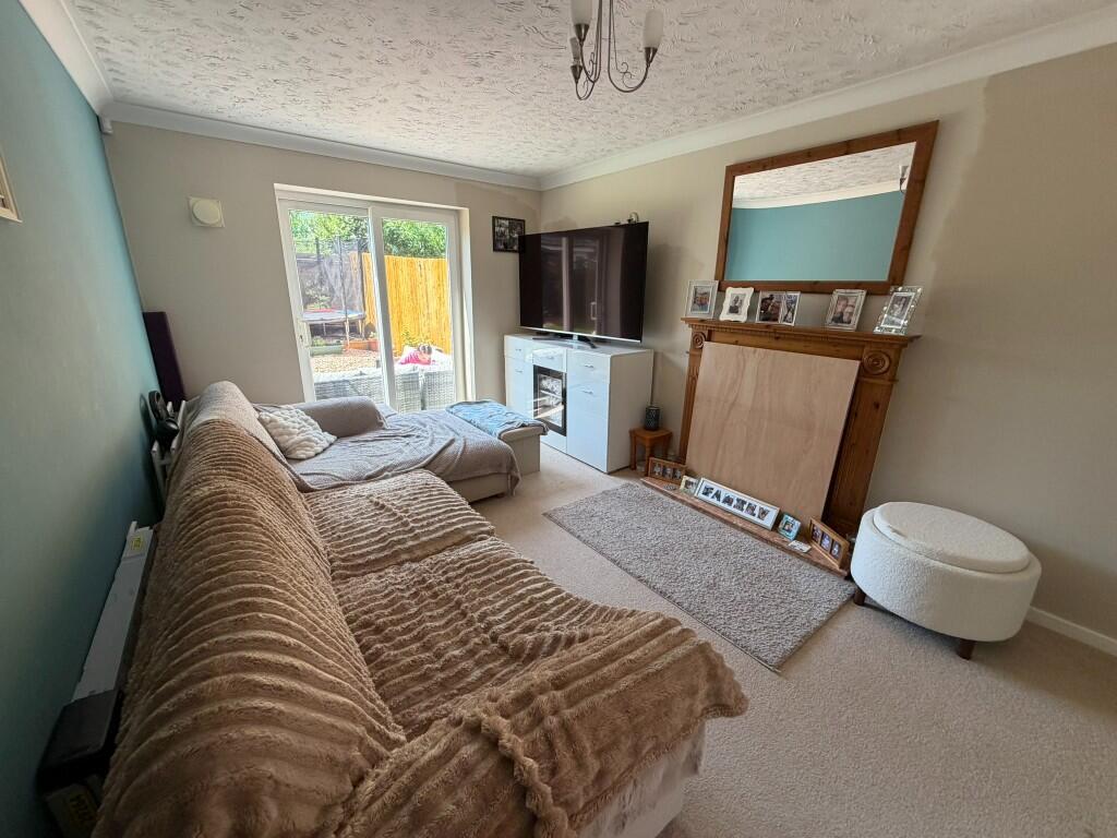 House in Daventry, West Northamptonshire - View 3