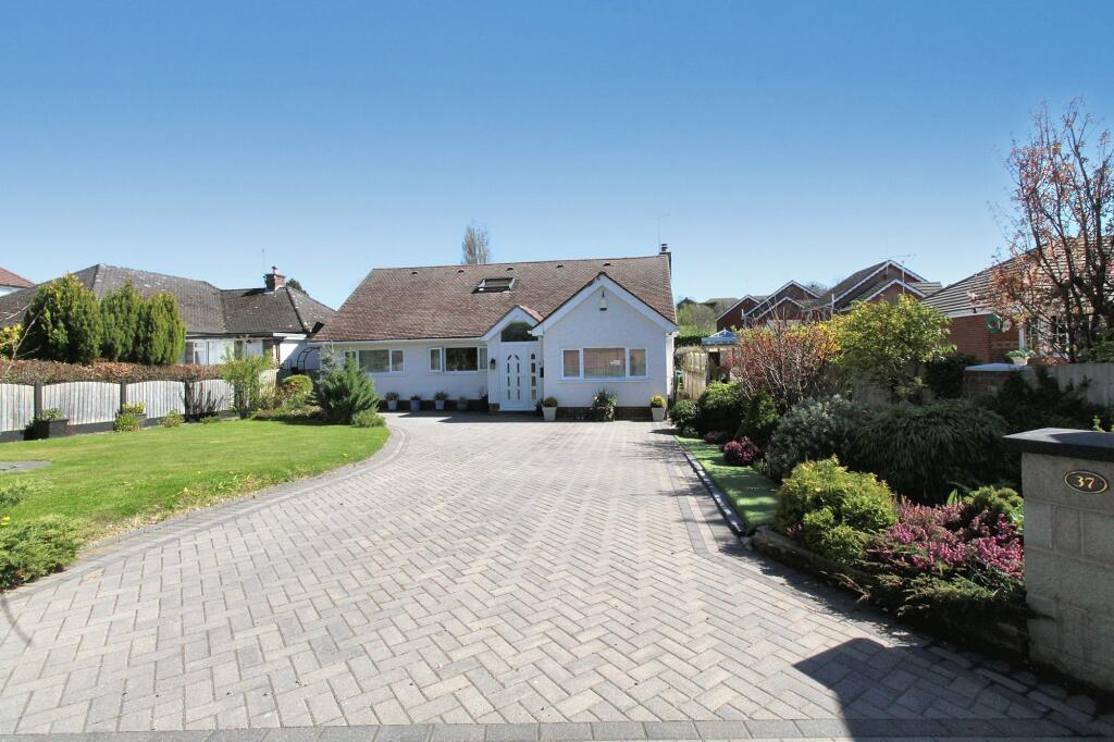 4-bed detached on Halkyn Road, Flint, CH6, £425,000