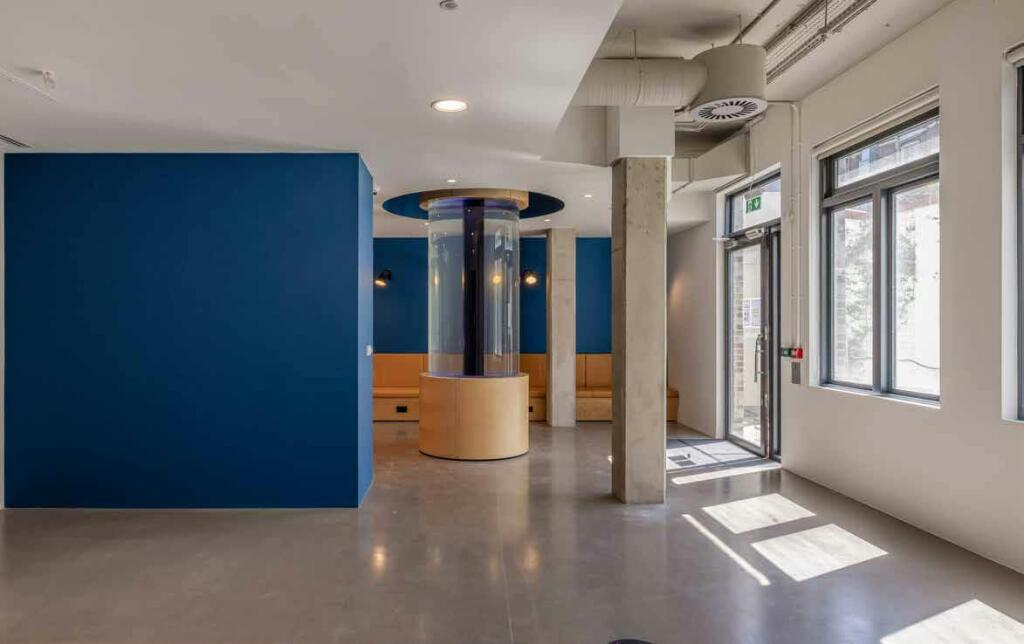 The_Edge_05_Interior_Lounge.jpg