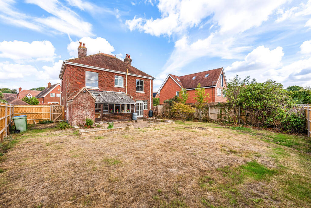 House in Southampton - More