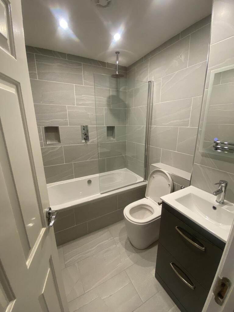 5 bedroom terraced house for rent