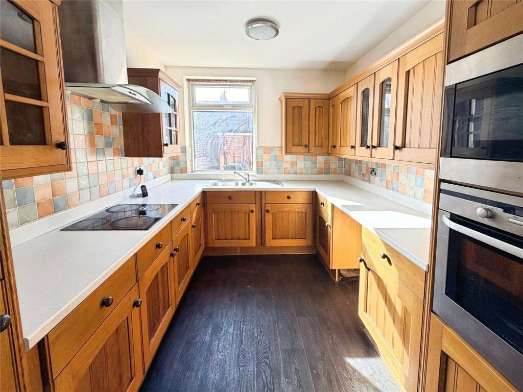 House in Doncaster - View 4
