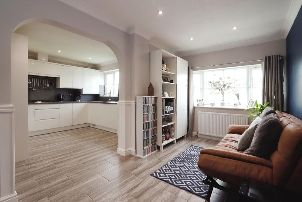 Danella Crescent, Wrenthorpe, Wakefield, West Yorkshire, WF2 photo 3