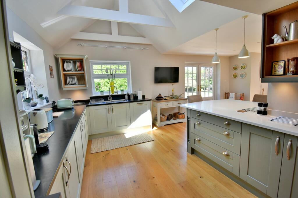 House in Bournemouth, West Moors - View 4