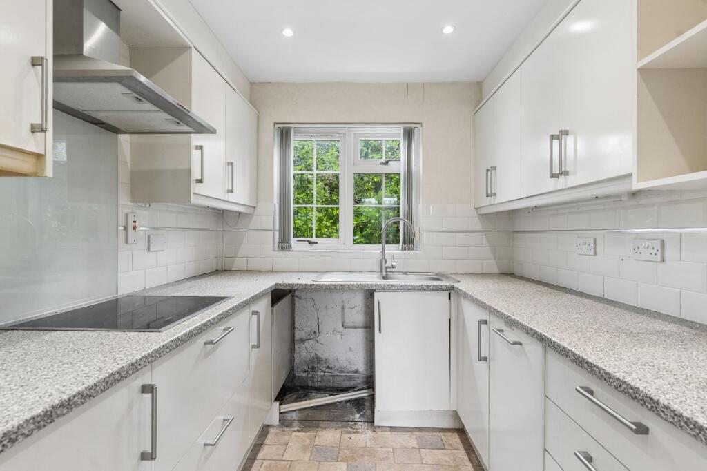 House in Stevenage, Symonds Green - View 3