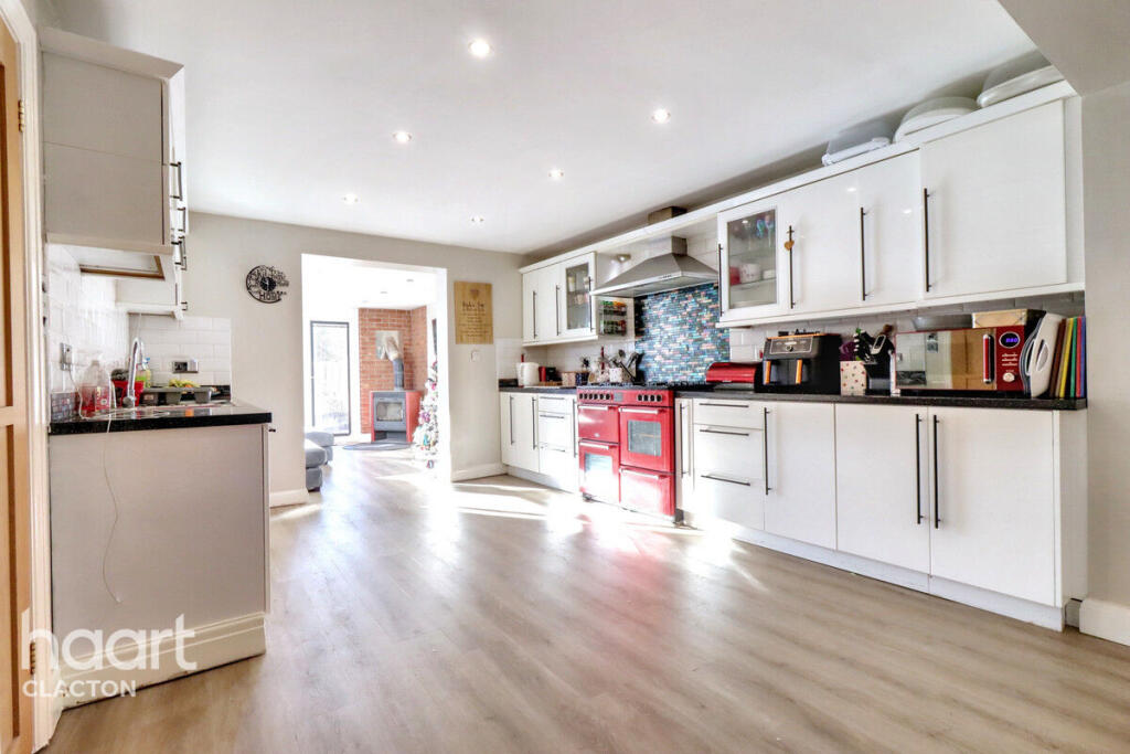 Thorpe Road, Frinton-On-Sea photo 2