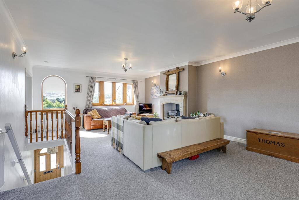 House in Kirklees, Paris, Holme Valley - View 5