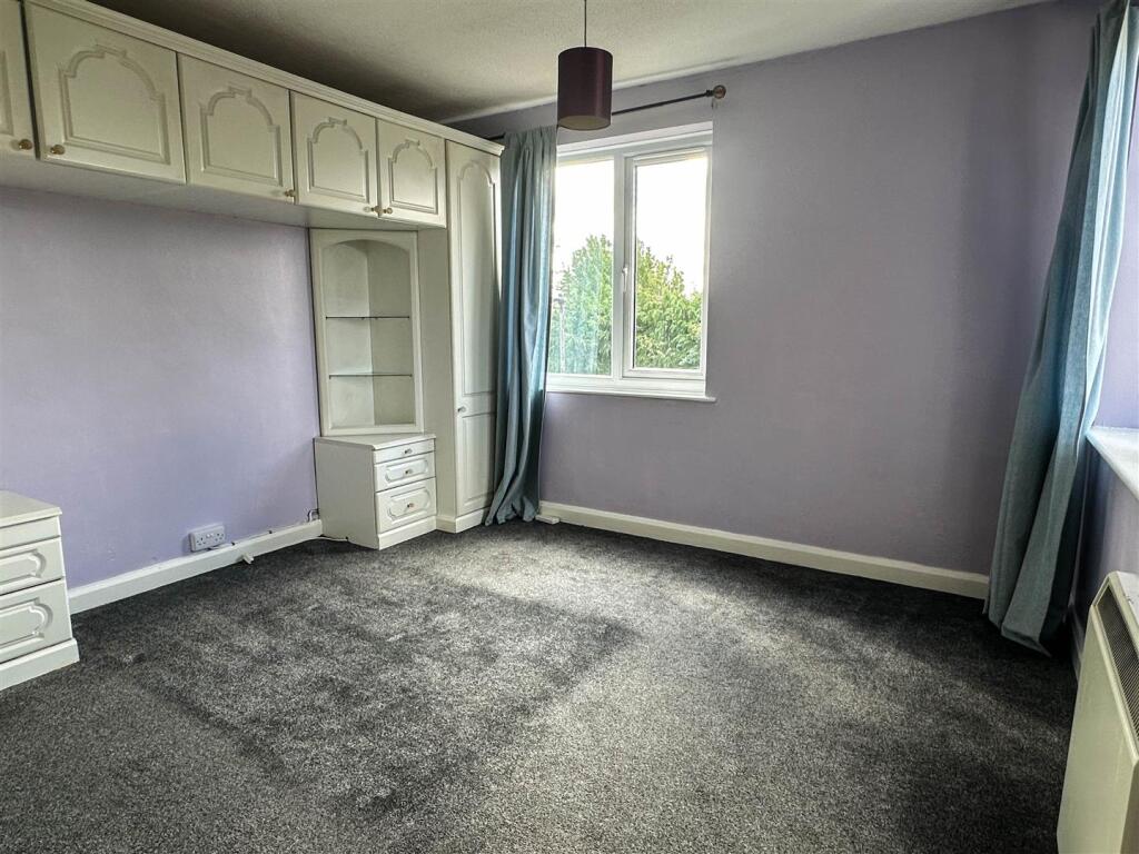 House in Malmesbury, Wiltshire - More