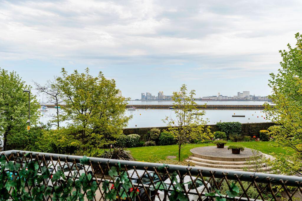 Apartment in Edinburgh, Granton and District - View 2