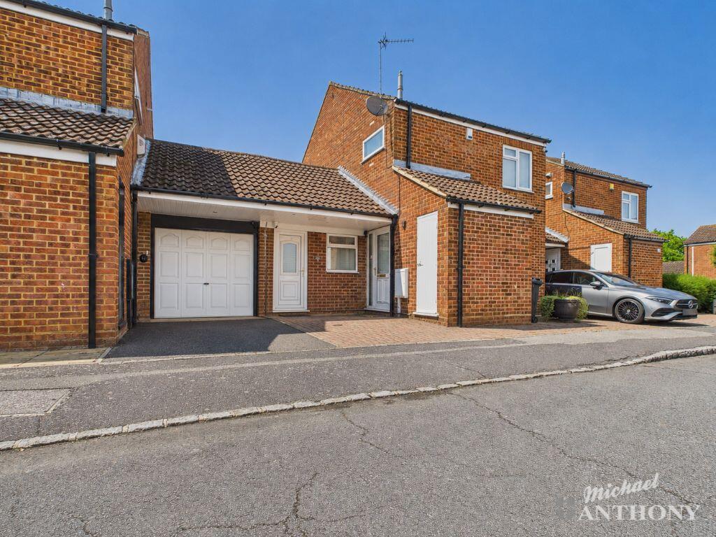 Main image of property: Granes End, Great Linford, Milton Keynes, Buckinghamshire