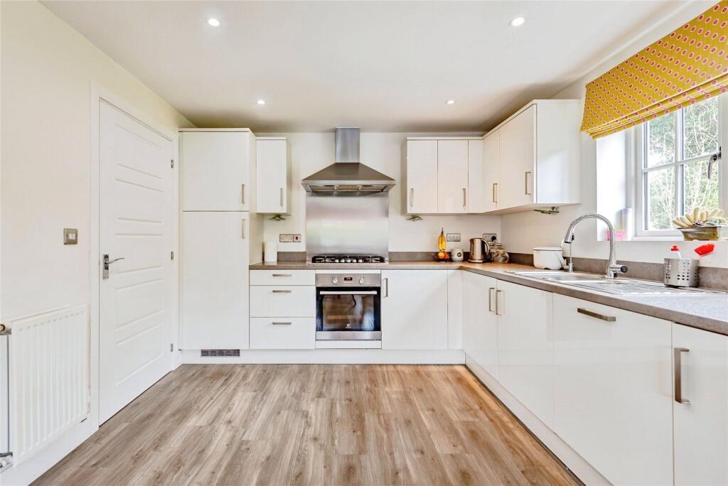 House in Reigate and Banstead, Meath Green, Horley - View 5