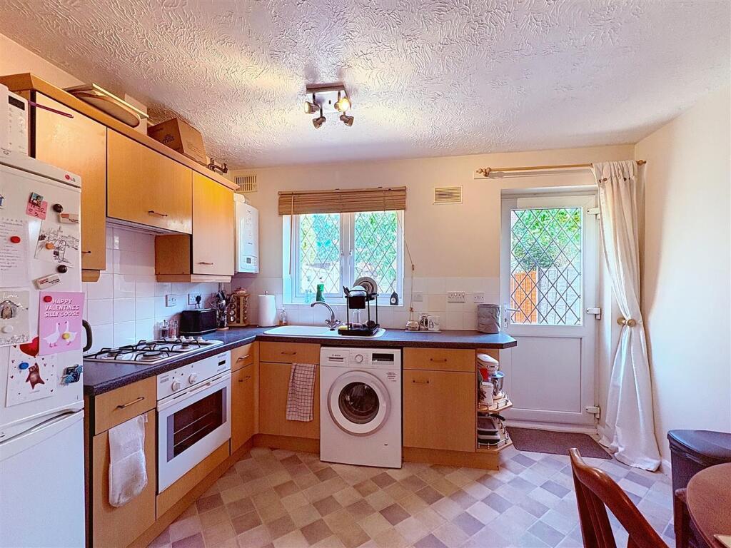 House in Warwick, Kenilworth - More