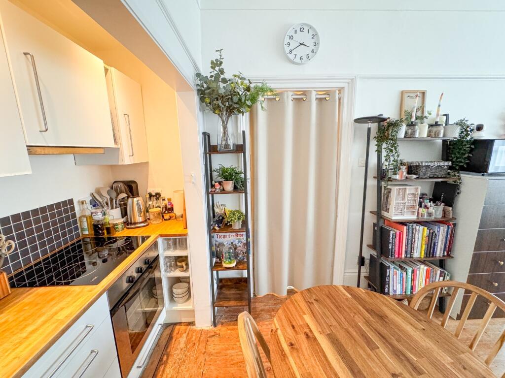Apartment in London, Shooters Hill - More
