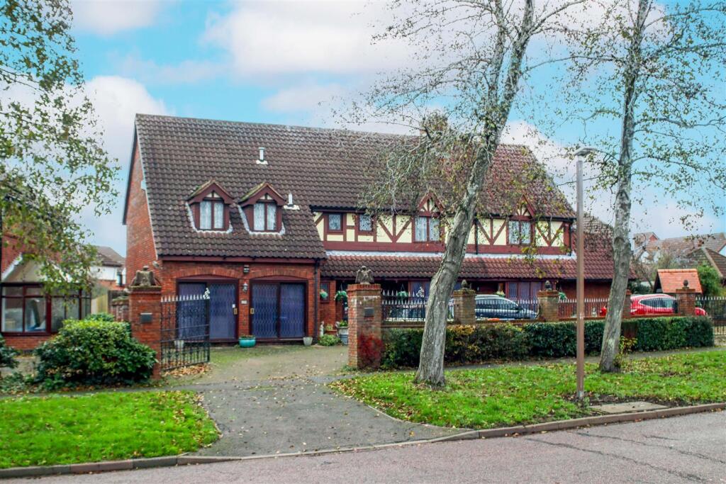 Main image of property: Willen Park Avenue., Willen Park, Milton Keynes