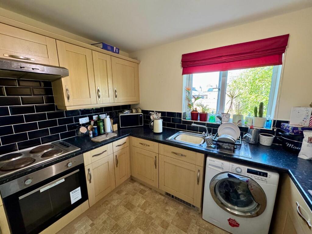 Straight Mile Court, Burnley - View 3