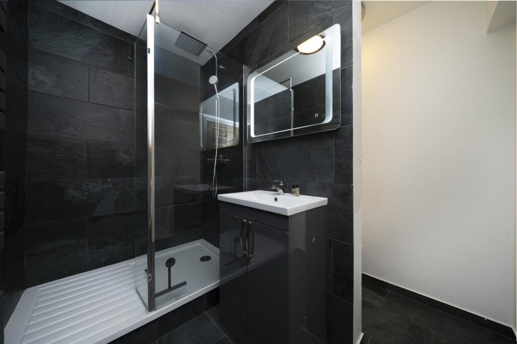 Apartment in London - More