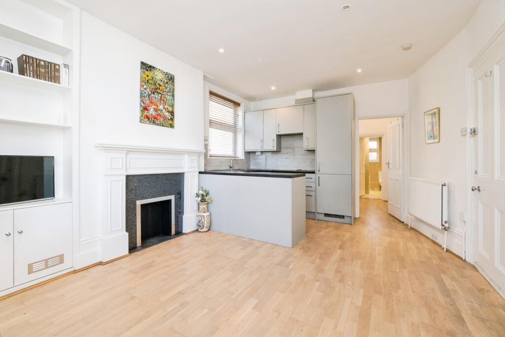 Apartment in London, South Woodford - View 4