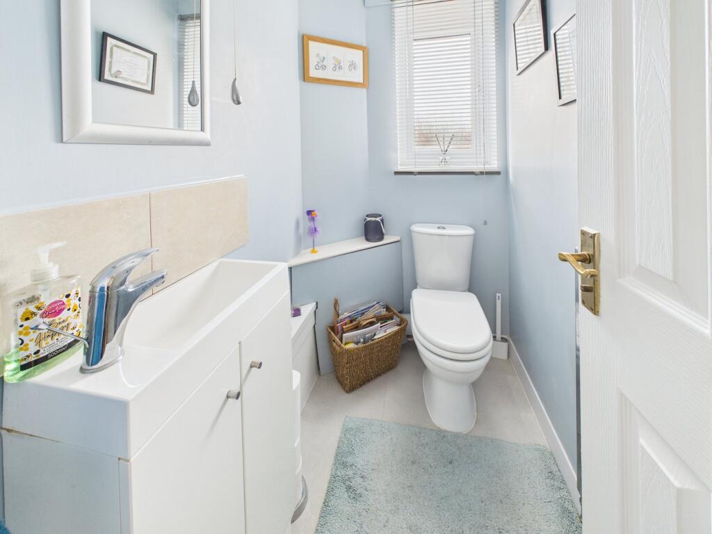 Bramble Close, Bilsthorpe, Newark, NG22 - View 4