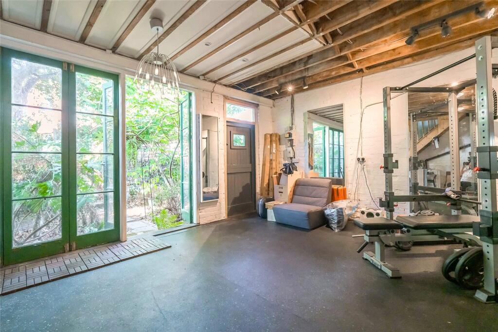 House in London - View 4
