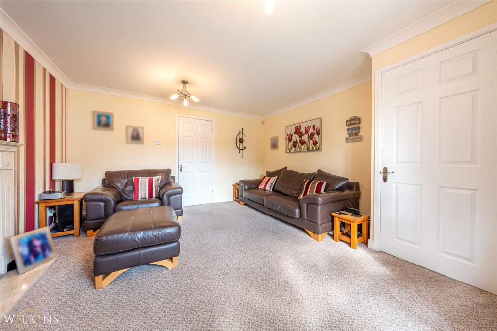 House in Tamworth, Staffordshire - View 6