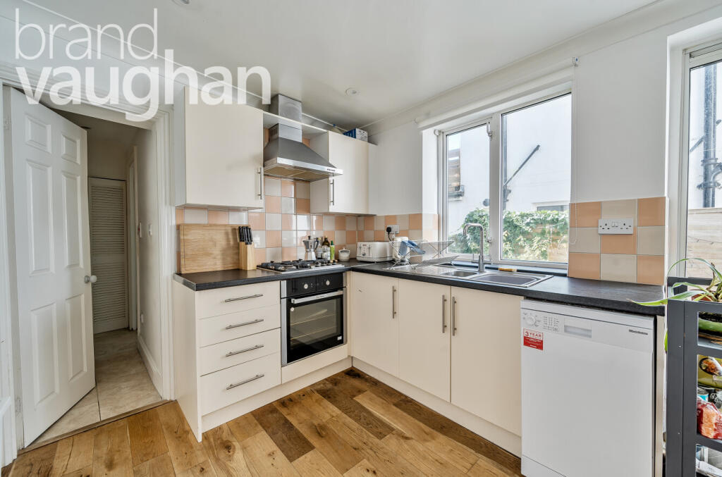 Apartment in Brighton, Round Hill - View 5