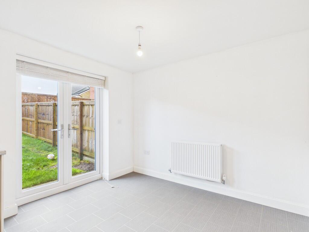 Dawlish Close, Hyde, Greater Manchester, SK14 photo 5