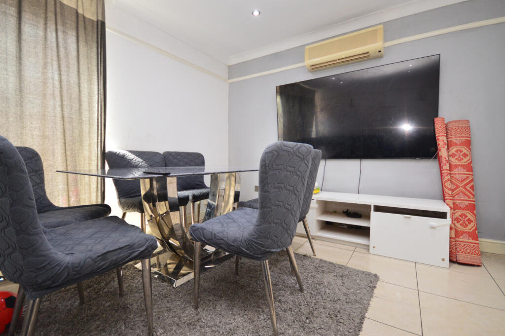 Apartment in London - View 3