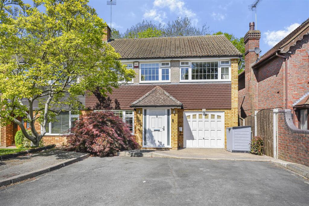 Main image of property: Bonney Grove, Goffs Oak, EN7
