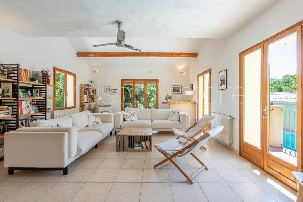 Main image of property: Provence-Alps-Cote d`Azur, Vaucluse, Malemort-du-Comtat