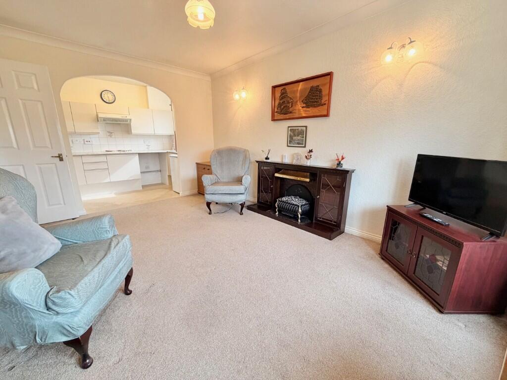 Cunningham Close, Chadwell Heath, London, RM6 photo 3