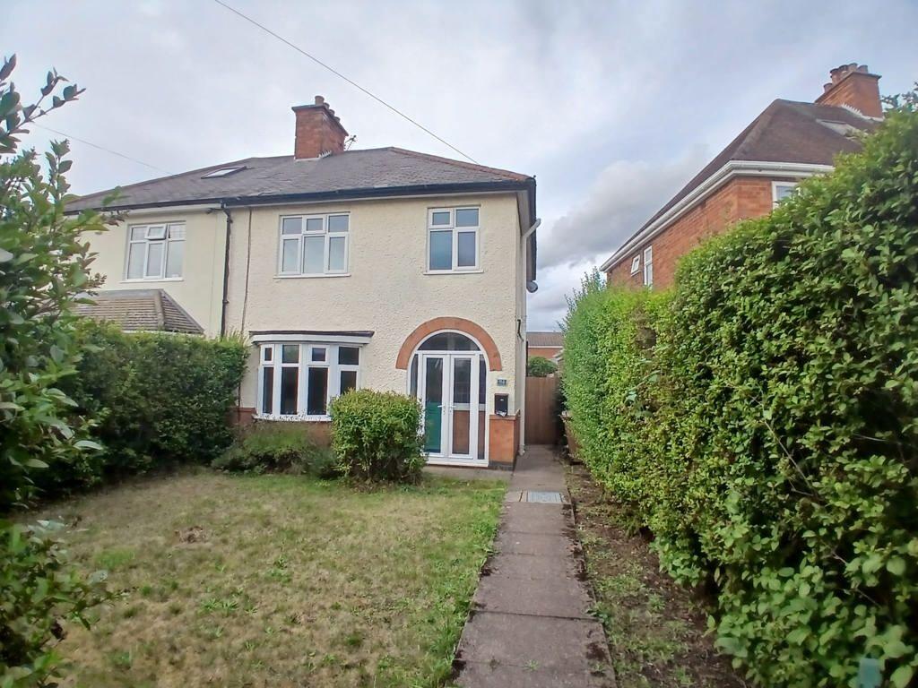 Studio parking on 94 Sketchley Road, Burbage, Hinckley, Leicestershire, LE10 2EA, £260,000
