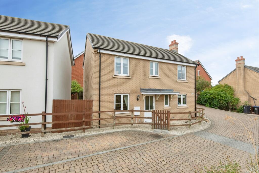Main image of property: Binyon Way, Royston