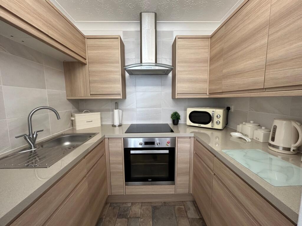 Gloddaeth Avenue, Llandudno, Conwy, LL30 photo 2