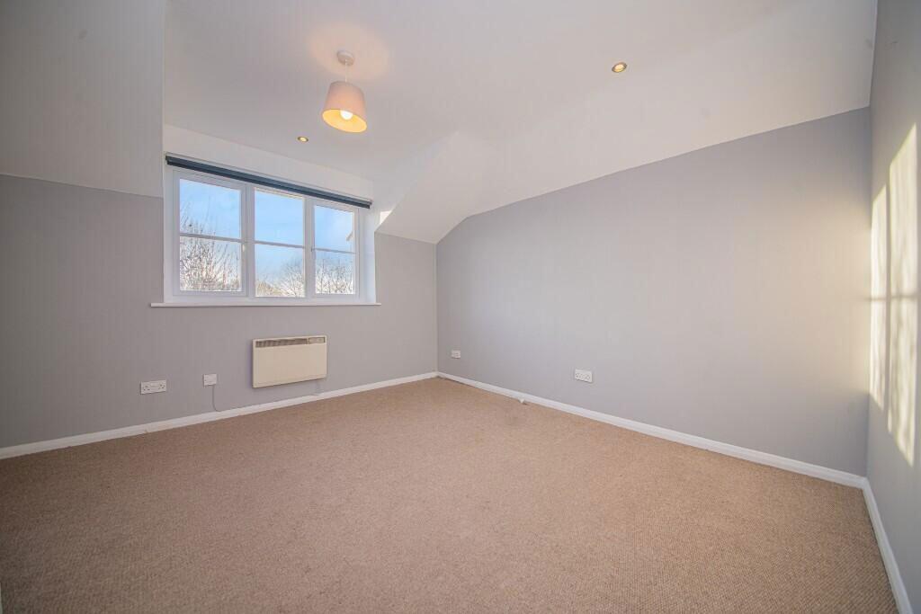 Apartment in Southampton - View 4