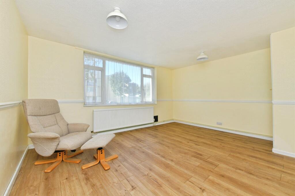 Apartment in Plymouth, Devonport - View 3