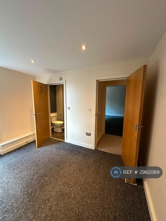 Apartment in Northampton, West Northamptonshire - View 4