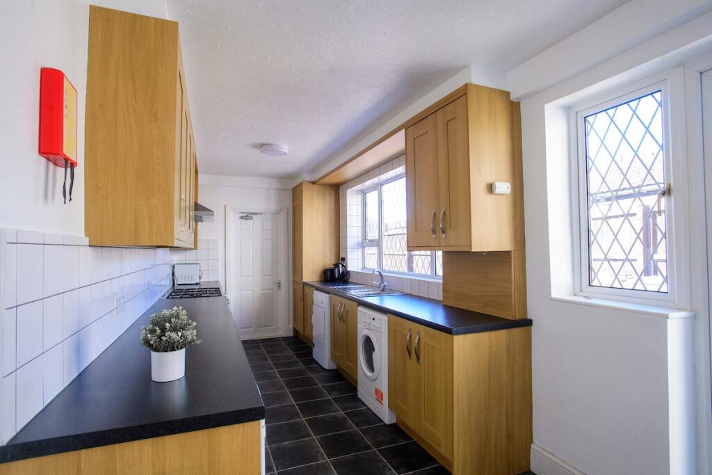 House in Lincoln - View 4