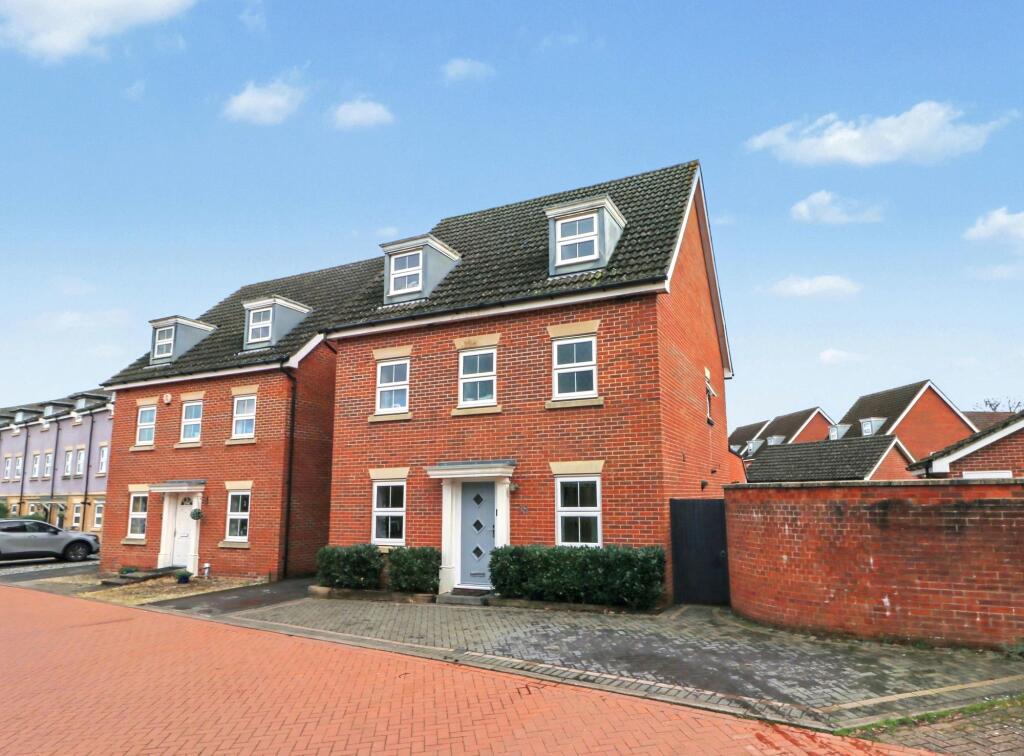 5-bed detached on Lebburn Meadows, Hedge End, SO30, £550,000