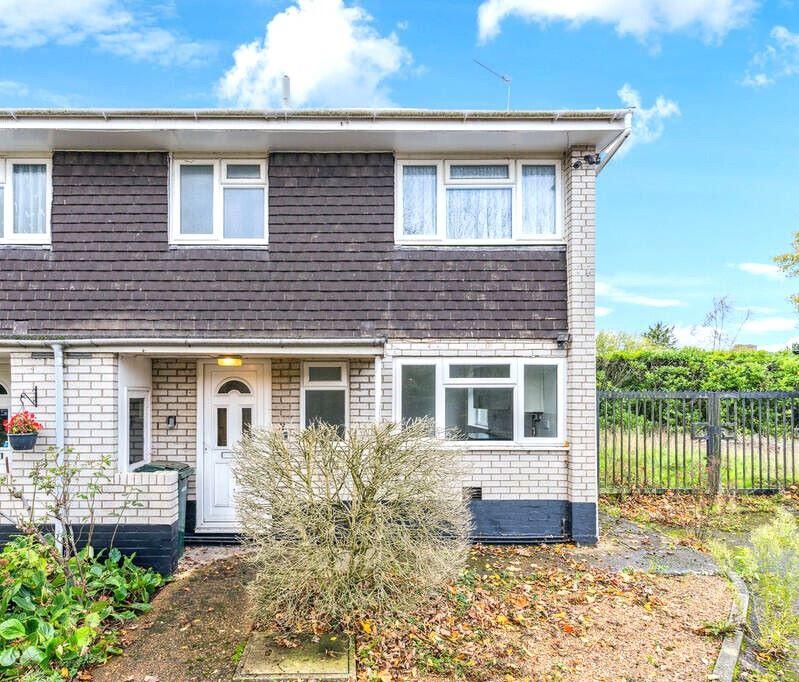 3-bed semi-detached on 2 Reservoir Cottages, Love Lane, Abbots Langley, WD5 0QA, £300,000