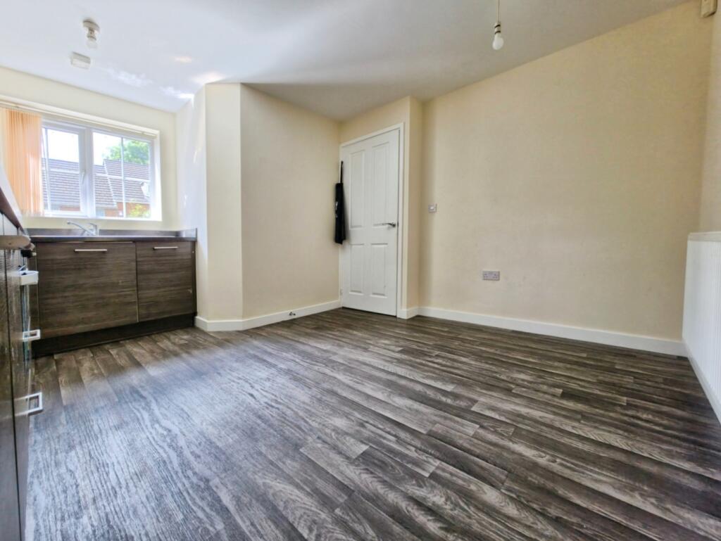 House in Oldham, Greater Manchester - View 4