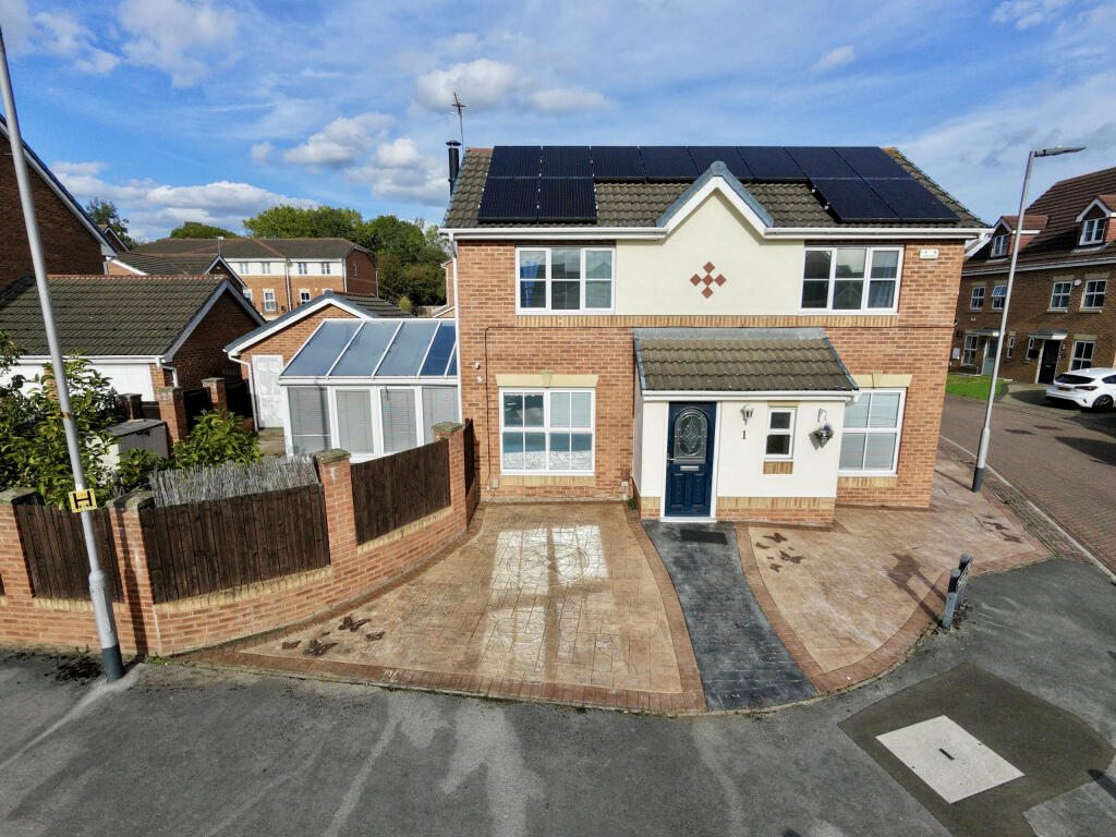 Main image of property: Padgett Way, Wakefield, West Yorkshire