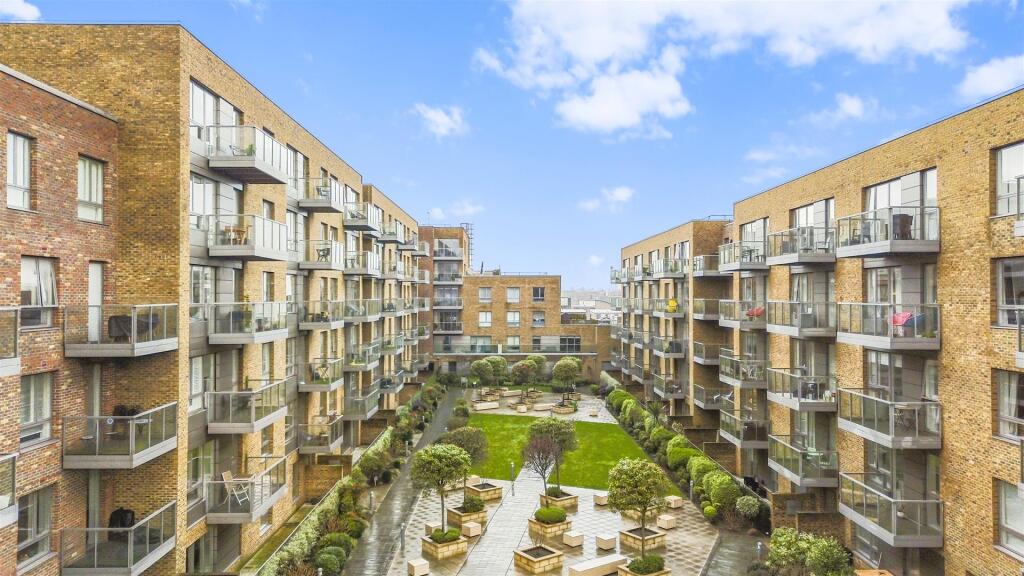 Main image of property: Purser Court, Smithfield Square, Hornsey, N8