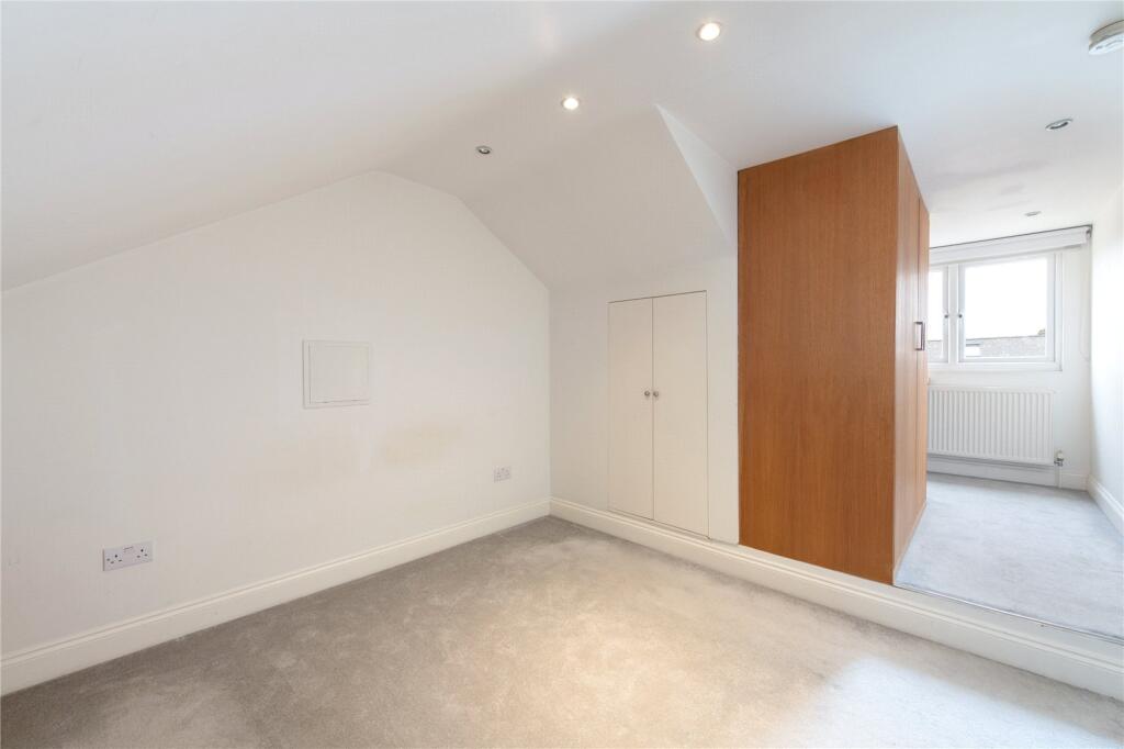 Apartment in London - View 5