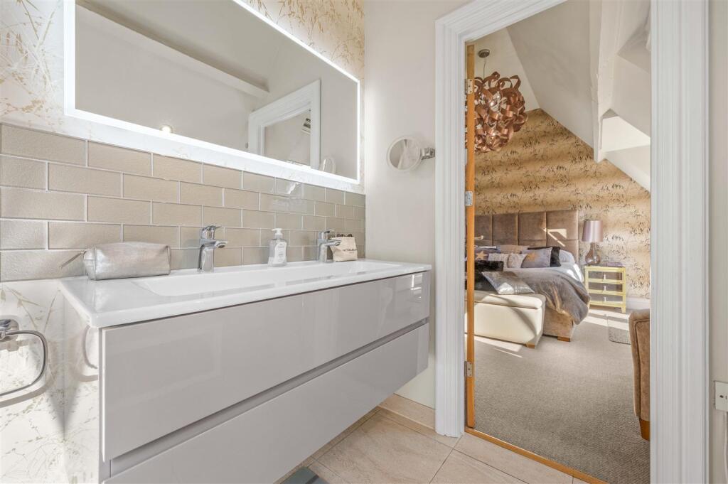 Additional image 18 of Stratford Road, Henley-In-Arden