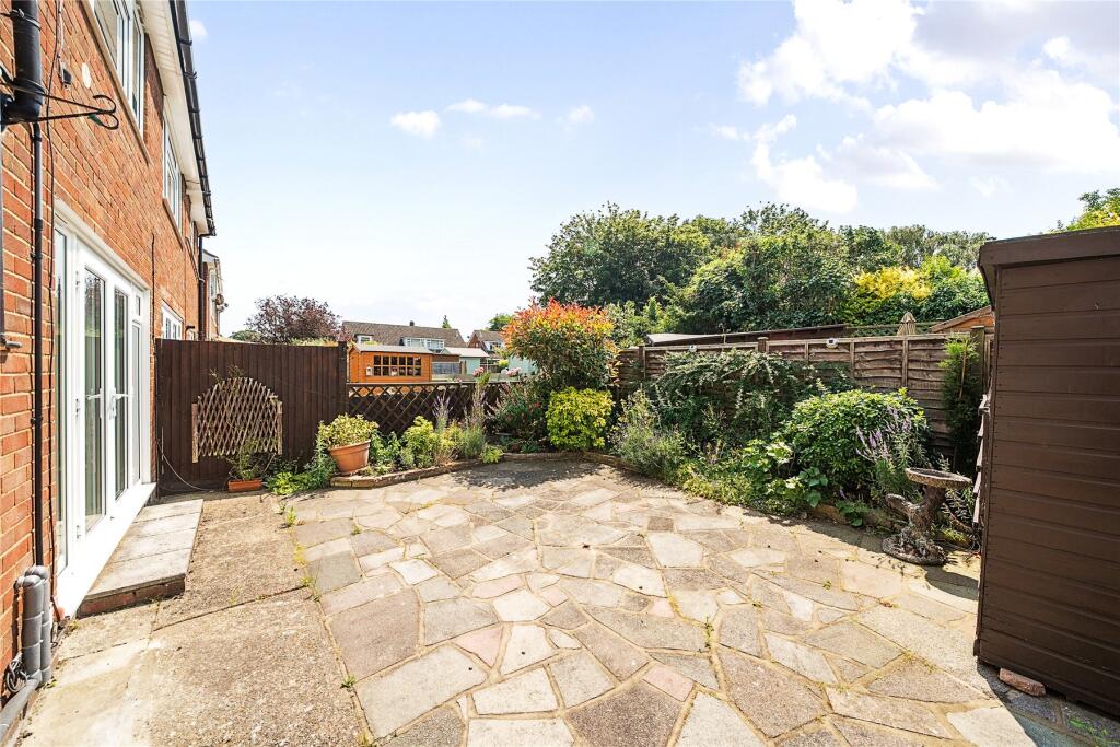 Green Gardens, Farnborough Village - View 5
